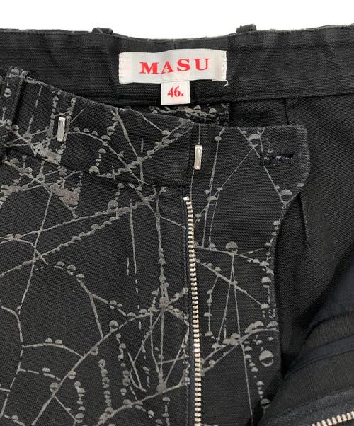 masu（エムエーエスユー）MASU (エムエーエスユー) FLOCKY WEB FLARE PANTS ブラック サイズ:SIZE 46の古着・服飾アイテム