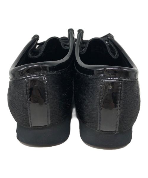 ATMOS（アトモス）atmos (アトモス) CLARKS (クラークス) THE BLACK EYE PATCH (ブラックアイパッチ) Wallabee Black Hair ブラック サイズ:SIZE 24cmの古着・服飾アイテム