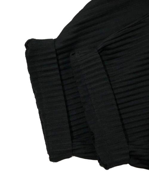 HOMME PLISSE ISSEY MIYAKE（オム プリッセ イッセイ ミヤケ）HOMME PLISSE ISSEY MIYAKE (オム プリッセ イッセイ ミヤケ) プリーツテーパードパンツ ブラック サイズ:SIZE 2の古着・服飾アイテム