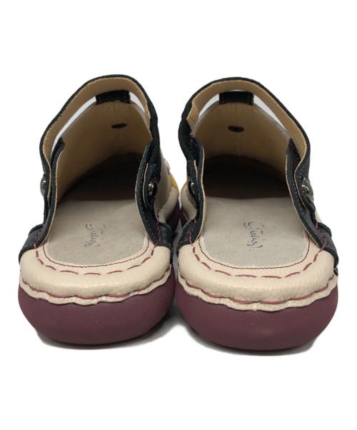 estacion（エスタシオン）ESTACION (エスタシオン) ネコモチーフ2way本革サボシューズ ベージュ サイズ:SIZE Mの古着・服飾アイテム