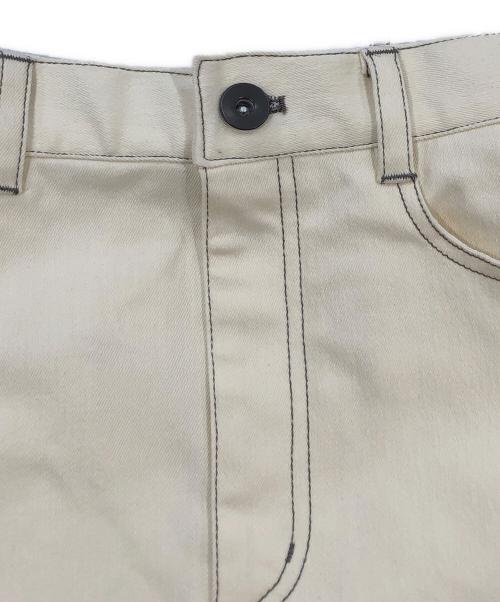 OMMO（オーエムエムオー）OMMO (オーエムエムオー) ASYMME FOLD DESIGN SK ホワイト サイズ:SIZE 38の古着・服飾アイテム