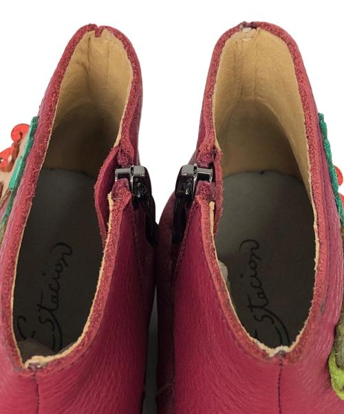estacion（エスタシオン）ESTACION (エスタシオン) タツノオトシゴモチーフレザーショートブーツ ワインレッド サイズ:SIZE Sの古着・服飾アイテム