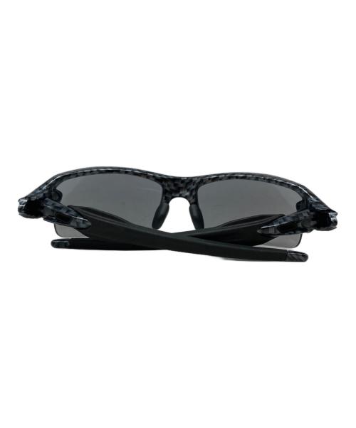 OAKLEY（オークリー）OAKLEY (オークリー) FLAK 2.0 サングラス グレー×ブラック サイズ:61☐12-133の古着・服飾アイテム