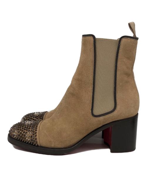 Christian Louboutin（クリスチャン・ルブタン）Christian Louboutin (クリスチャン・ルブタン) スパイクスタッズサイドゴアブーツ ベージュ サイズ:SIZE 40の古着・服飾アイテム