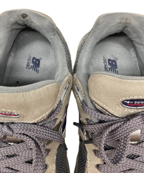 NEW BALANCE（ニューバランス）NEW BALANCE (ニューバランス) 2002R ローカットスニーカー グレー×カーキ サイズ:SIZE 26.5cmの古着・服飾アイテム