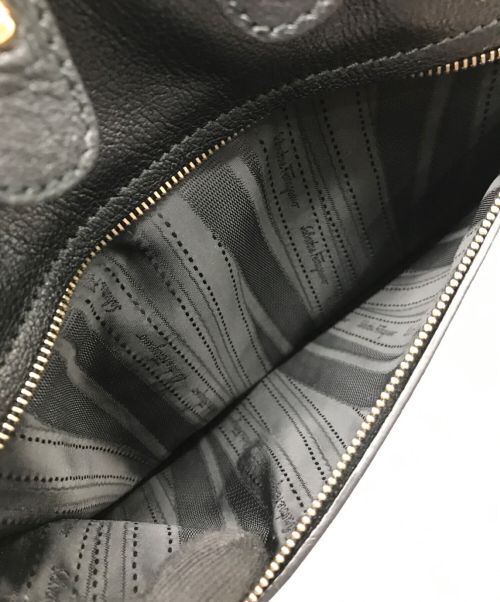 Salvatore Ferragamo（サルヴァトーレ フェラガモ）Salvatore Ferragamo (サルヴァトーレ フェラガモ) Fanya Leather Chain Handle Bag ブラックの古着・服飾アイテム