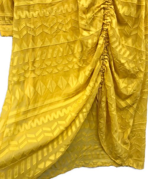 ted baker（テッドベーカー）TED BAKER (テッドベーカー) CBN RUCHED BURNOUT DRESS/シービーエヌ　ルーシュド　バーンアウト　ドレス イエロー サイズ:3の古着・服飾アイテム