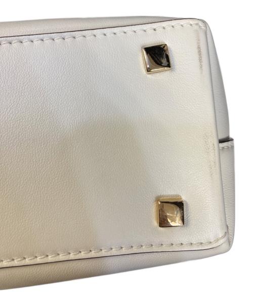 JIMMY CHOO（ジミーチュウ）JIMMY CHOO (ジミーチュウ) ボンボンスモールトートバッグ ホワイトの古着・服飾アイテム