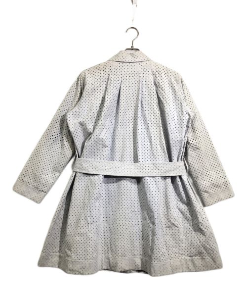 ISSEY MIYAKE（イッセイミヤケ）ISSEY MIYAKE (イッセイミヤケ) カットワークデザインプリーツコート グレー サイズ:2の古着・服飾アイテム