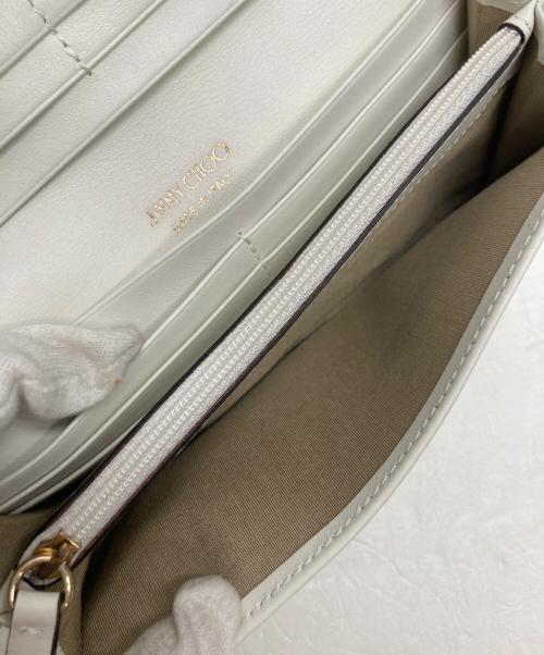 JIMMY CHOO（ジミーチュウ）JIMMY CHOO (ジミーチュウ) 二つ折りスタースタッズウォレット ホワイトの古着・服飾アイテム