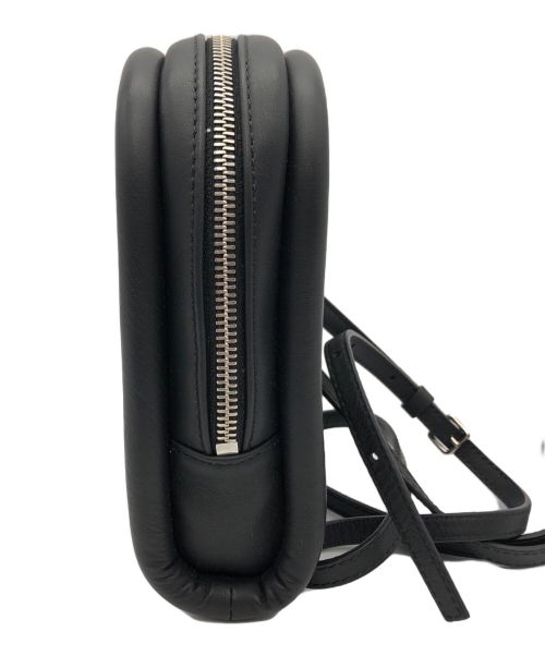 J.W.ANDERSON（ジェイダブリューアンダーソン）J.W.ANDERSON (ジェイダブリューアンダーソン) BUMPER-POUCH LEATHER PHONE POUCH ブラックの古着・服飾アイテム