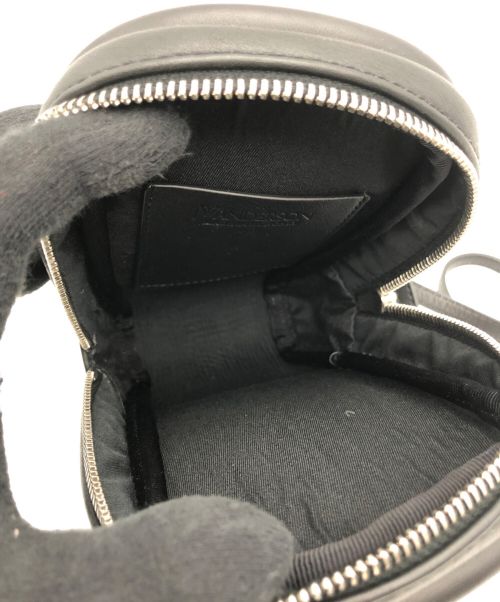 J.W.ANDERSON（ジェイダブリューアンダーソン）J.W.ANDERSON (ジェイダブリューアンダーソン) BUMPER-POUCH LEATHER PHONE POUCH ブラックの古着・服飾アイテム