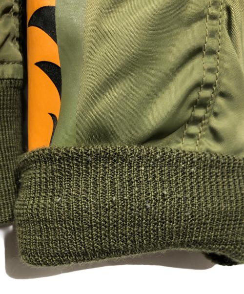 A BATHING APE（ア ベイシング エイプ）A BATHING APE (アベイシングエイプ) シャークボンバージャケット カーキ サイズ:Mの古着・服飾アイテム