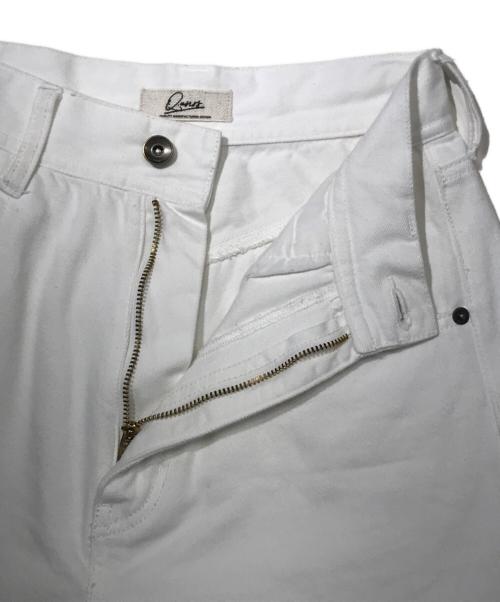 Q.anos（キュアノス）Q.anos (キュアノス) カーブデニム ホワイトの古着・服飾アイテム