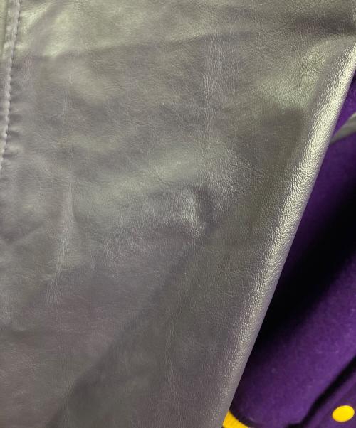 TM ATHLETICS（ティーエムアスレチックス）TM ATHLETICS (ティーエムアスレチックス) レザースリーブウールスタジャン パープル サイズ:54の古着・服飾アイテム