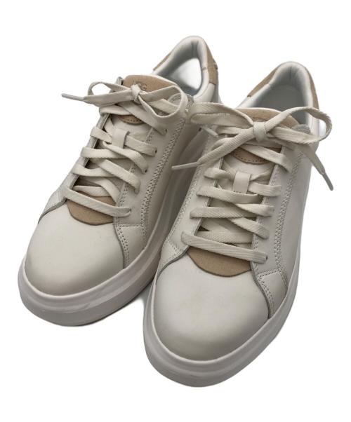 UGG（アグ）UGG (アグ) ローカットスニーカー ホワイト サイズ:24.5の古着・服飾アイテム