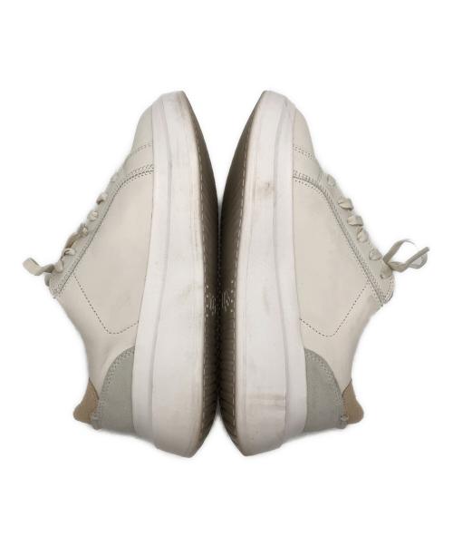 UGG（アグ）UGG (アグ) ローカットスニーカー ホワイト サイズ:24.5の古着・服飾アイテム