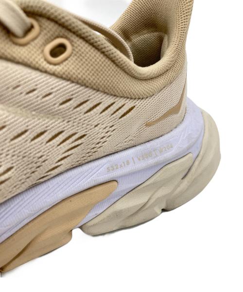HOKA（ホカ）HOKA (ホカ) CLIFTON EDGE ベージュ サイズ:24の古着・服飾アイテム
