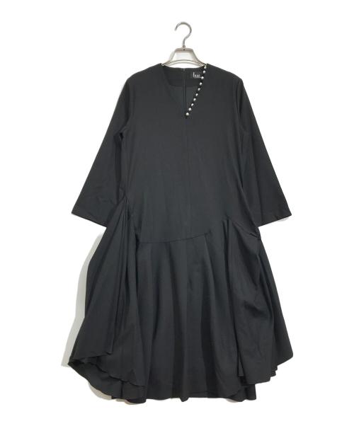 hue DAY TO EVENING（ヒュー デイ トゥ イブニング）hue DAY TO EVENING (ヒュー デイ トゥ イブニング) パール付ワンピース ブラック サイズ:38の古着・服飾アイテム