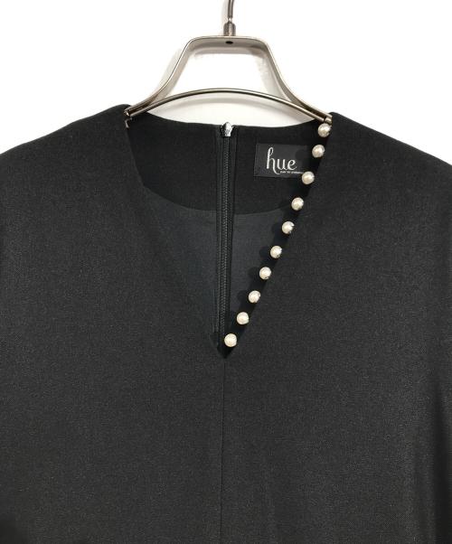 hue DAY TO EVENING（ヒュー デイ トゥ イブニング）hue DAY TO EVENING (ヒュー デイ トゥ イブニング) パール付ワンピース ブラック サイズ:38の古着・服飾アイテム