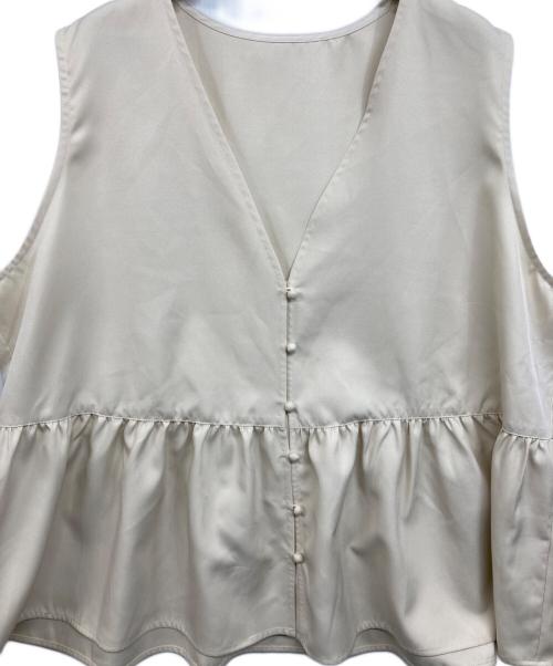 mi and mou（ミーアンドモウ）mi and mou (ミーアンドモウ) ノースリーブブラウス アイボリー サイズ:Freeの古着・服飾アイテム