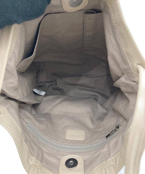 ear PAPILLONNER（イアパピヨネ）ear PAPILLONNER (イアパピヨネ) 2WAYバッグ ベージュの古着・服飾アイテム