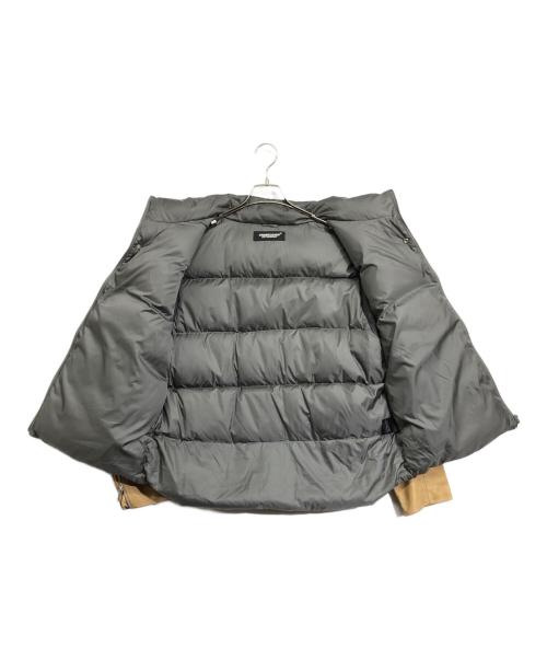 UNDERCOVER（アンダーカバー）UNDERCOVER (アンダーカバー) LEATHER SLEEVE DOWN JACKET ベージュ×グレー サイズ:3の古着・服飾アイテム