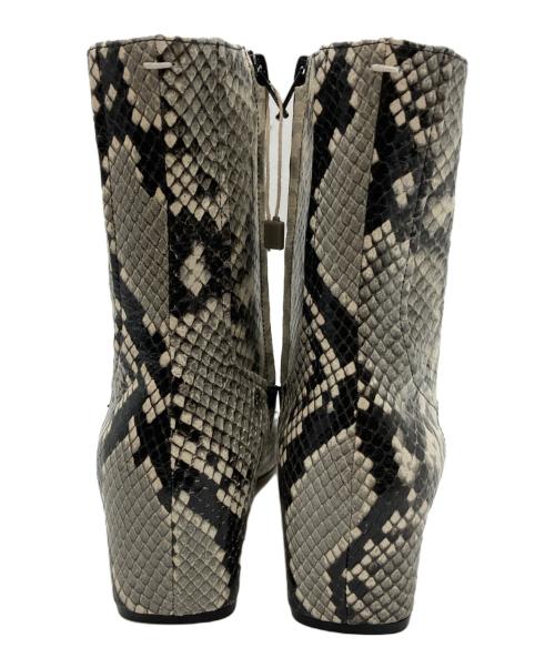 Maison Margiela（メゾンマルジェラ）Maison Margiela (メゾンマルジェラ) パイソンショートブーツ ホワイト サイズ:35の古着・服飾アイテム
