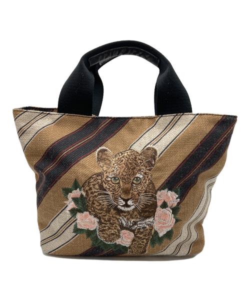 sampo（サンポ）Sampo (サンポ) ear (イア) 刺繍ハンドバッグ ベージュの古着・服飾アイテム