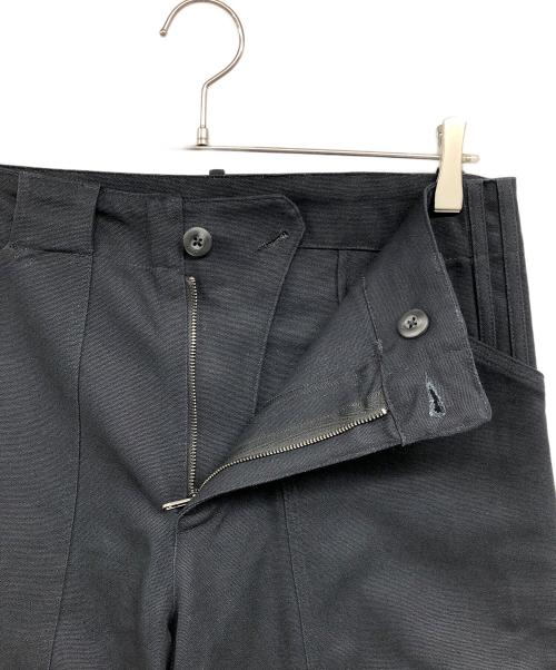 adidas（アディダス）adidas (アディダス) プレミアム エッセンシャルズ ツイルカーゴパンツ ブラック サイズ:32の古着・服飾アイテム