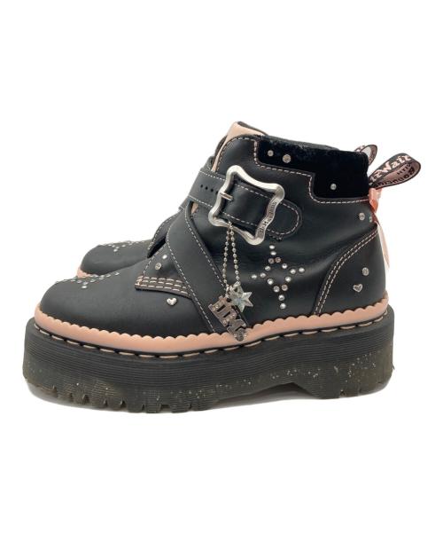 Dr.Martens（ドクターマーチン）Dr.Martens (ドクターマーチン) CAITIE ストラップ ブーツ ブラック×パウダーピンク サイズ:UK4の古着・服飾アイテム