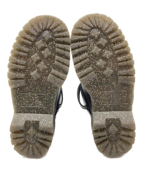 Dr.Martens（ドクターマーチン）Dr.Martens (ドクターマーチン) CAITIE ストラップ ブーツ ブラック×パウダーピンク サイズ:UK4の古着・服飾アイテム