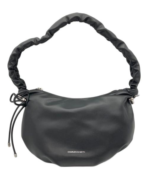 CHARLES & KEITH（チャールズアンドキース）CHARLES & KEITH (チャールズ＆キース) メイジー ルーシュドハンドルホーボーバッグ ブラックの古着・服飾アイテム