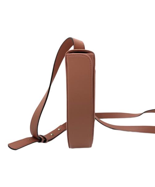 HEREU（ヘリュー）HEREU (ヘリュー) レザーショルダーバッグ ピンクの古着・服飾アイテム