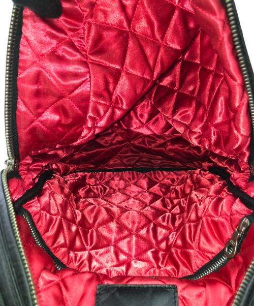 ISAMU KATAYAMA BACKLASH（イサムカタヤマ・バックラッシュ）ISAMU KATAYAMA BACKLASH (イサムカタヤマ・バックラッシュ) レザーリュック ブラックの古着・服飾アイテム