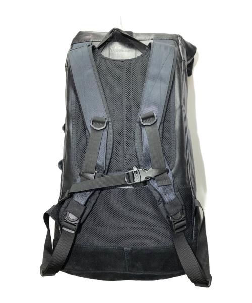 ISAMU KATAYAMA BACKLASH（イサムカタヤマ・バックラッシュ）ISAMU KATAYAMA BACKLASH (イサムカタヤマ・バックラッシュ) RESISTANT (レジスタント) BACK BONE (バックボーン) リュック ブラックの古着・服飾アイテム