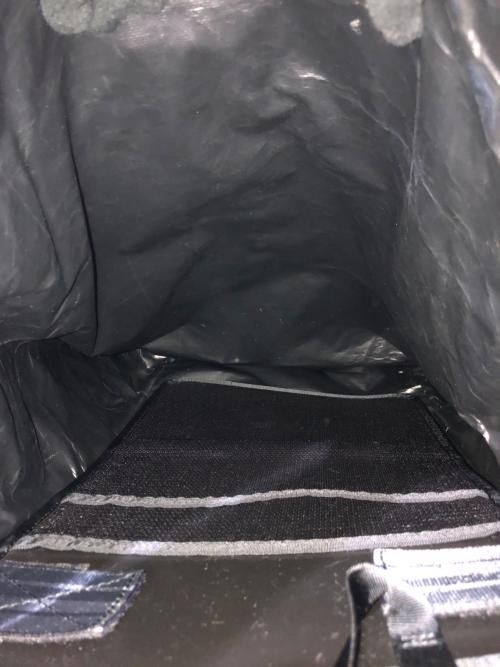 ISAMU KATAYAMA BACKLASH（イサムカタヤマ・バックラッシュ）ISAMU KATAYAMA BACKLASH (イサムカタヤマ・バックラッシュ) RESISTANT (レジスタント) BACK BONE (バックボーン) リュック ブラックの古着・服飾アイテム