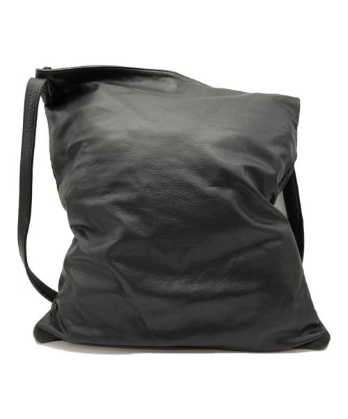 ISAMU KATAYAMA BACKLASH（イサムカタヤマ・バックラッシュ）ISAMU KATAYAMA BACKLASH (イサムカタヤマ・バックラッシュ) レザーショルダーバッグ ブラックの古着・服飾アイテム