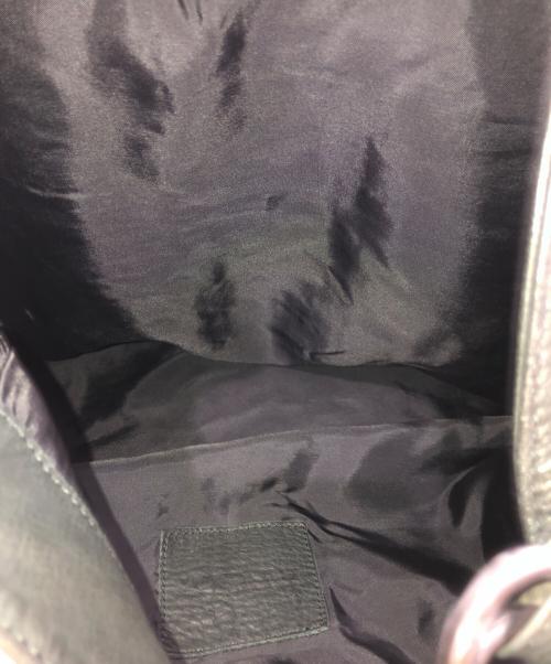 ISAMU KATAYAMA BACKLASH（イサムカタヤマ・バックラッシュ）ISAMU KATAYAMA BACKLASH (イサムカタヤマ・バックラッシュ) レザーショルダーバッグ ブラックの古着・服飾アイテム