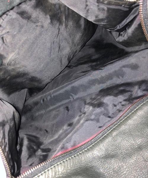 ISAMU KATAYAMA BACKLASH（イサムカタヤマ・バックラッシュ）ISAMU KATAYAMA BACKLASH (イサムカタヤマ・バックラッシュ) レザーショルダーバッグ ブラックの古着・服飾アイテム