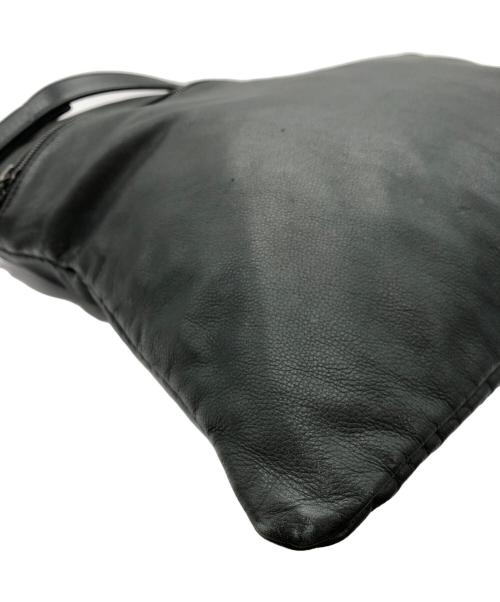 ISAMU KATAYAMA BACKLASH（イサムカタヤマ・バックラッシュ）ISAMU KATAYAMA BACKLASH (イサムカタヤマ・バックラッシュ) レザーショルダーバッグ ブラックの古着・服飾アイテム