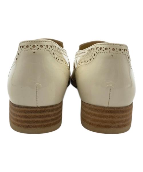 MARGARET HOWELL idea（マーガレット ハウエル アイディア）MARGARET HOWELL idea (マーガレット ハウエル アイディア) メダリオンタッセルシューズ アイボリー サイズ:22.5の古着・服飾アイテム