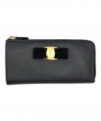 Salvatore Ferragamoサルヴァトーレ フェラガモ）の古着「リボンL字ジップウォレット」｜ネイビー