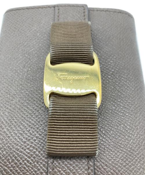 Salvatore Ferragamo（サルヴァトーレ フェラガモ）Salvatore Ferragamo (サルヴァトーレ フェラガモ) 2つ折り財布 ブラウンの古着・服飾アイテム