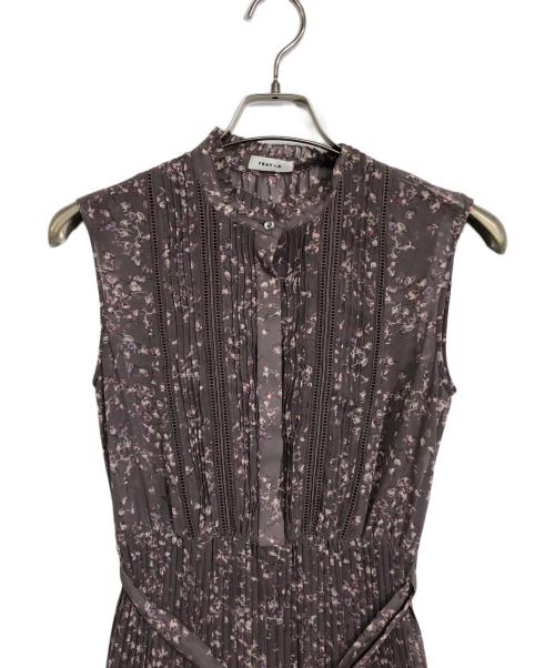 FRAY ID（フレイ アイディー）FRAY ID (フレイ アイディー) ノースリーブプリーツプリントワンピース パープルの古着・服飾アイテム