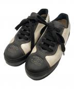 CHANELシャネル）の古着「ココマーク刺繍レザースニーカー」｜アイボリー×ブラック