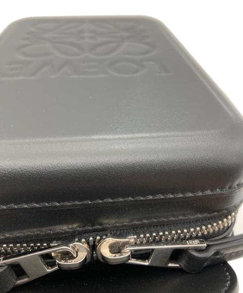 LOEWE（ロエベ）LOEWE (ロエベ) モールデッドスリング ボディバッグ ブラックの古着・服飾アイテム