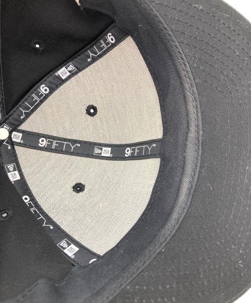 New Era（ニューエラ）New Era (ニューエラ) stussy (ステューシー) ロゴ刺繍キャップ ブラックの古着・服飾アイテム