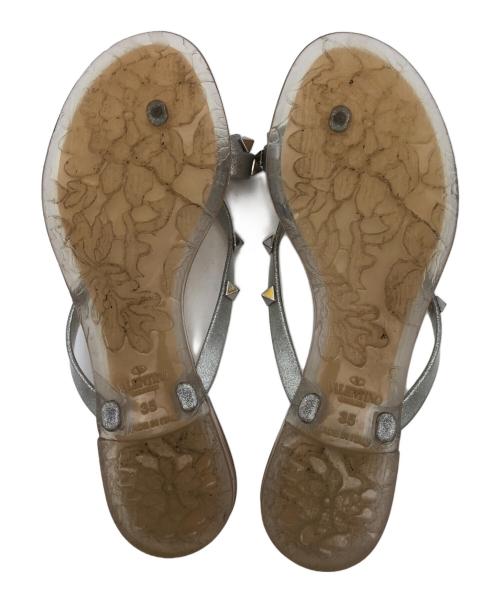 VALENTINO GARAVANI（ヴァレンティノ・ガラヴァーニ）VALENTINO GARAVANI (ヴァレンティノ・ガラヴァーニ) スタッズラバーサンダル シルバー サイズ:35の古着・服飾アイテム