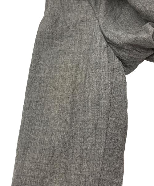 EMPORIO ARMANI（エンポリオ アルマーニ）EMPORIO ARMANI (エンポリオ アルマーニ) シワ加工テーラードジャケット グレー サイズ:44の古着・服飾アイテム